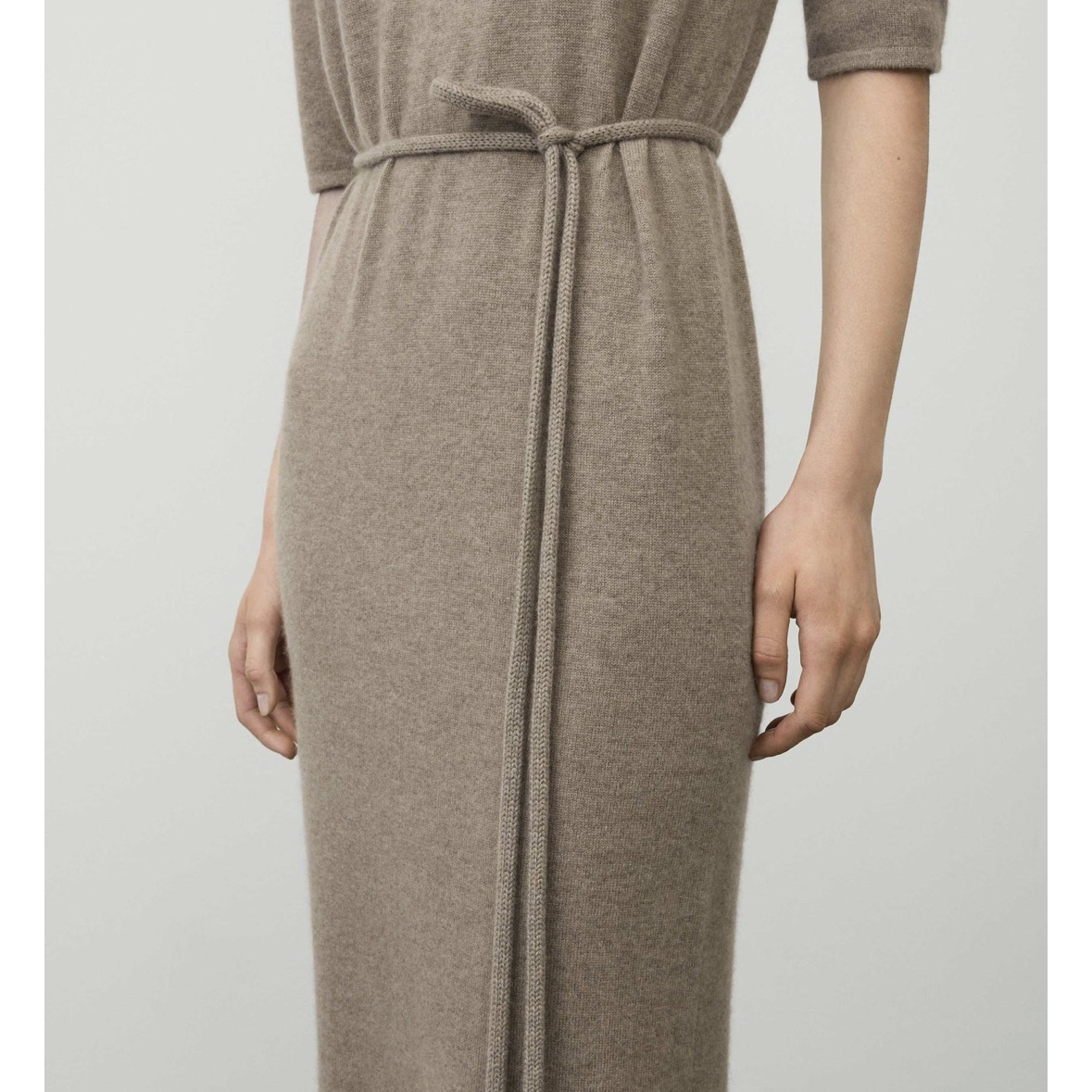 LISA YANG Kleid