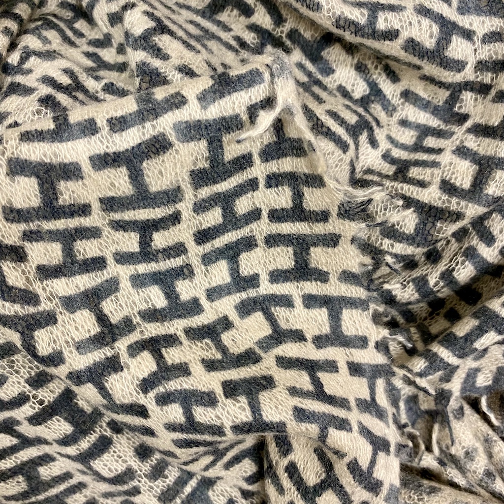 HEMISPHERE Schal "H"